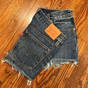 Levi’s 501 high rise denim shorts size 28